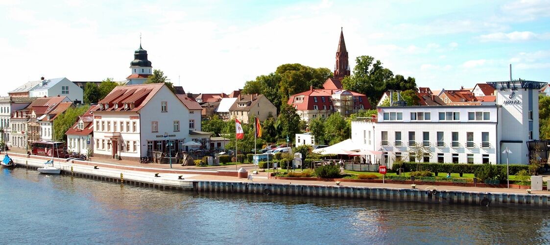 Hafenhotel Pommernyacht Ueckermünde Kültér fotó